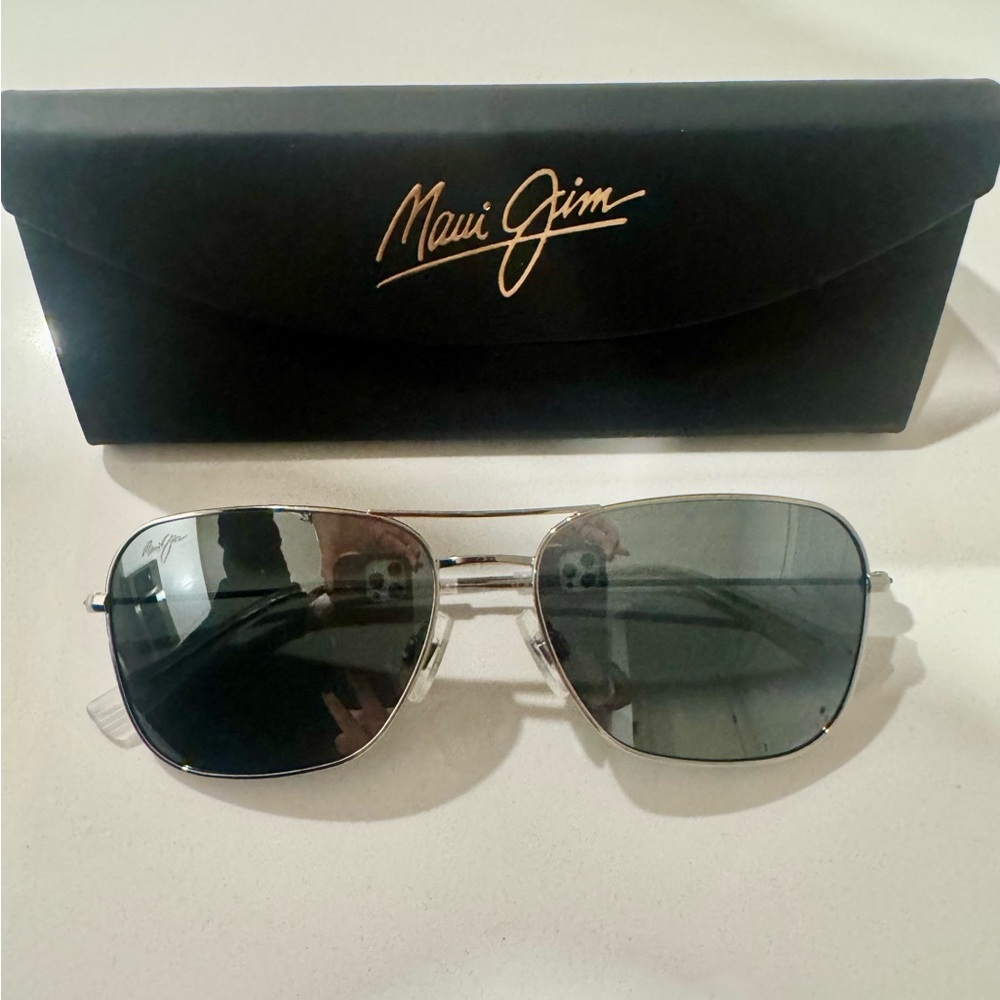 NA’AUAO MJ0675S-001 Maui Jim Silver Frame Sunglasses w. Grey Reflective Lenses
